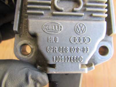 Audi TT MK1 8N Oil Level Sensor Hella 1J0907660C4